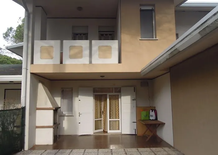 Апартаменти Cozy Flat With 3 Shared Pools And Private Garden Бібіоне