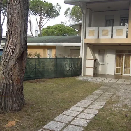 Cozy Flat With 3 Shared Pools And Private Garden Apartment Bibione