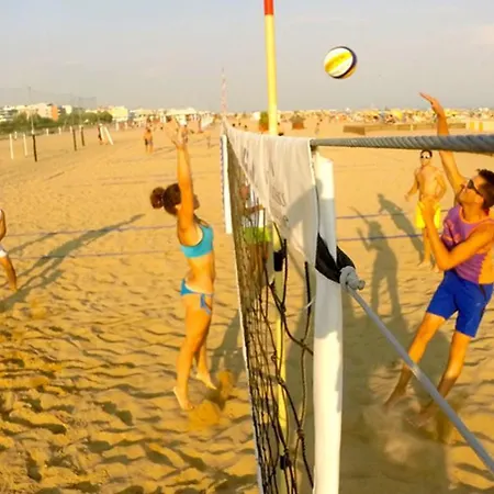 Cozy Flat With 3 Shared Pools And Private Garden *